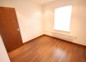 Thumbnail Flat to rent in Elm Park Road, Reading
