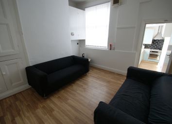 3 Bedrooms Terraced house to rent in Carberry Place, Hyde Park, Leeds LS6