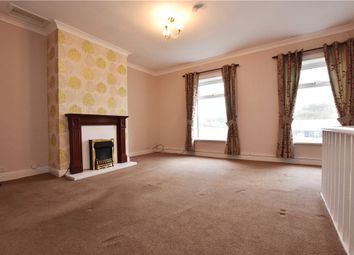 2 Bedrooms Flat to rent in Bradford Road, Birstall, Batley, West Yorkshire WF17