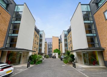 Thumbnail 1 bed flat to rent in Boardwalk Place, Canary Wharf