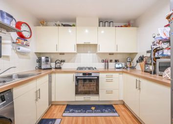 Thumbnail 2 bedroom flat for sale in Newport Avenue, Canary Wharf, London