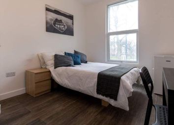 Thumbnail Room to rent in En-Suite Room, Uxbridge Road, Shepherds Bush, London