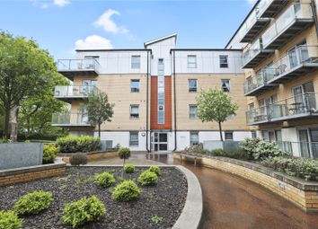 2 Bedrooms Flat for sale in Harrison Court, Queen Mary Avenue, London E18