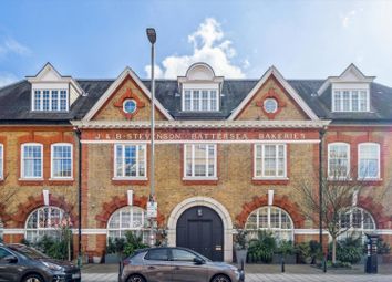 Thumbnail 3 bed flat for sale in Parkgate Road, Battersea Park SW11.