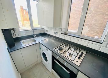 Thumbnail 2 bed flat to rent in Chase Side, London