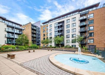 Thumbnail 2 bed flat to rent in Boardwalk Place, Blackwall Basin, Canary Wharf, South Quay, London