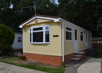 1 Bedrooms Mobile/park home for sale in Pinelands Mobile Home Park, Padworth Common, Reading RG7