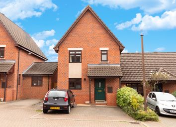 3 Bedrooms Semi-detached house for sale in Eastoke Place, Milton Keynes MK4