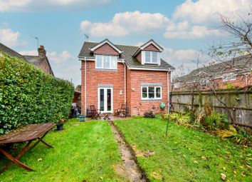 Thumbnail 3 bedroom detached house for sale in Meadow Bank Close, Amersham, Bucks
