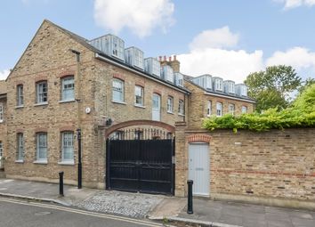 Thumbnail Semi-detached house for sale in Straightsmouth, Greenwich