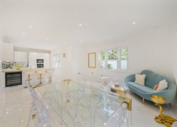 Thumbnail Town house for sale in Battersea Park Road, London