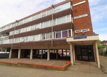 Thumbnail Flat for sale in Hollow Lane, Hitchin