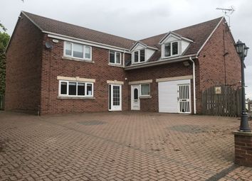 3 Bedrooms Detached house for sale in Peters Close, Upton, Pontefract WF9