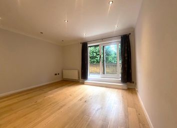 Thumbnail Flat to rent in Welland Mews, London