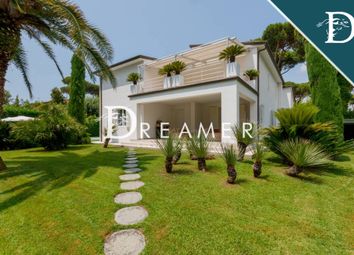 Thumbnail 4 bed villa for sale in Via Duca Degli Abruzzi, Forte Dei Marmi, Toscana