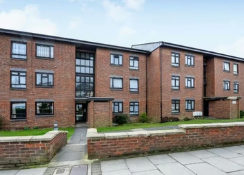 Thumbnail Flat to rent in Whitefriars Court, Friern Park, North Finchley