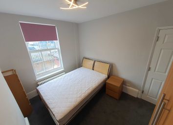 Thumbnail Room to rent in Caversham Road, Reading (Near Town Centre)