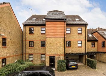 Thumbnail 2 bed flat to rent in Pursewardens Close, London