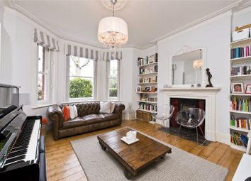 3 Bedrooms Flat to rent in Leith Mansions, Grantully Road, London W9