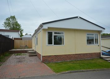 2 Bedrooms Bungalow for sale in Sunningdale Park, New Tupton, Chesterfield S42