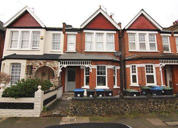 Thumbnail Flat to rent in Devonshire Road, Palmers Green, London