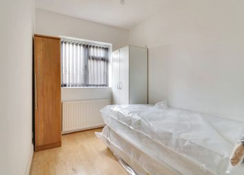 Thumbnail Room to rent in Room 2, Mead Road, Edgware