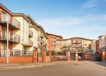 Thumbnail 2 bed flat for sale in Quadrant Court, Jubilee Square, Reading