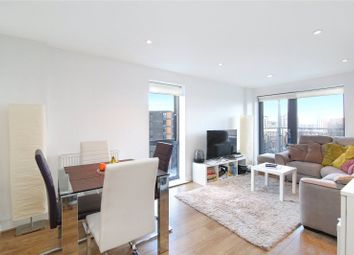 2 Bedrooms Flat for sale in St Lukes Square, Jupiter House, Turner Street, Canning Town E16