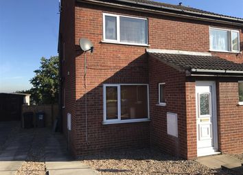 2 Bedrooms Semi-detached house to rent in Middlecroft Close, Leeds LS10