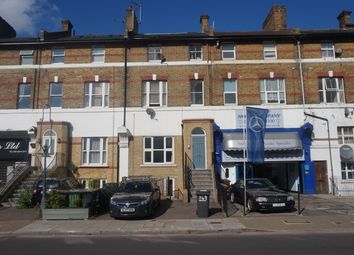 2 Bedrooms Flat to rent in Lee High Road, London SE13