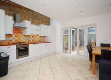 Thumbnail 2 bed flat to rent in Bridport Place, Islington, London