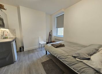 Thumbnail Studio to rent in West Green Road, London