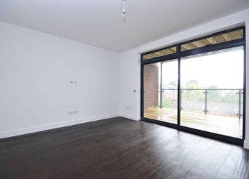 Thumbnail 3 bedroom flat to rent in Ballards Lane, North Finchley, London