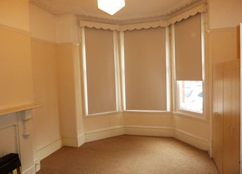 Thumbnail 1 bed flat to rent in Kelross Road, London