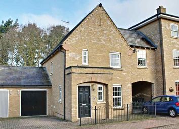 3 Bedrooms Semi-detached house for sale in Fernhill Place, Sherfield-On-Loddon, Hook RG27