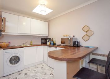 1 Bedrooms Flat for sale in Church Row, Ware SG12