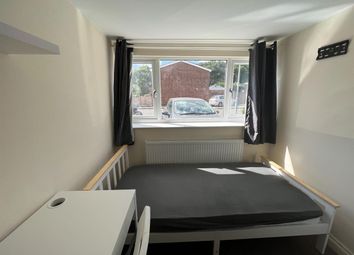 Thumbnail Studio to rent in Copper Beech Close, Ilford