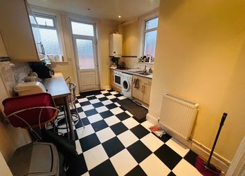 Thumbnail Flat to rent in Alma Road, Winton, Bournemouth