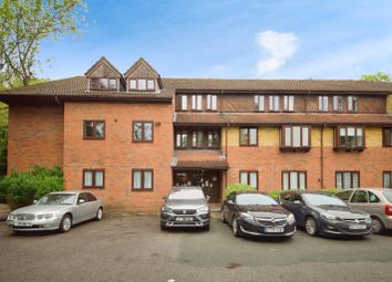 Thumbnail Flat for sale in Glyn Avenue, Barnet, Hertfordshire