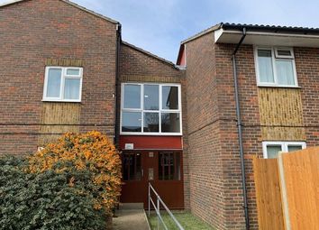 Thumbnail Flat for sale in Allum Grove, Tadworth