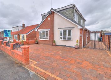 3 Bedrooms Detached bungalow for sale in Severn Drive, Milnrow, Rochdale OL16