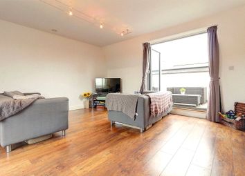 2 Bedrooms Flat to rent in Dalston Hat, Boleyn Road, Dalston N16