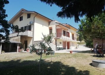 Thumbnail 5 bed detached house for sale in Teramo, Castiglione Messer Raimondo, Abruzzo, Te64034