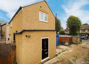 Thumbnail Detached house to rent in Stanley Road, Carshalton, Surrey