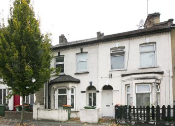 Thumbnail 5 bed shared accommodation to rent in Cruikshank Road, London