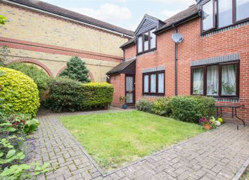 Waltham Cross - End terrace house for sale           ...