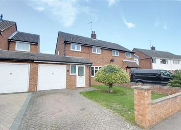 4 Bedrooms Semi-detached house for sale in Deans Furlong, Tring HP23