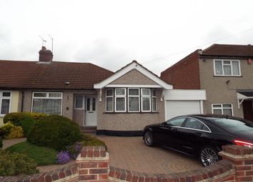 2 Bedrooms Bungalow to rent in Dunspring Lane, Clayhall IG5