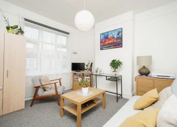 Thumbnail Flat to rent in Northbank Road, Walthamstow, London