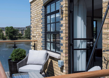 Thumbnail 3 bed flat to rent in Rainville Road, Fulham, London